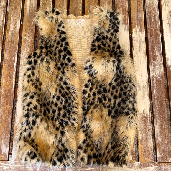 M Faux Fur Vest - Picture 1 of 2